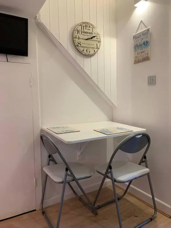 Compact Suite, 3 min From Beach - Inc Breakfast