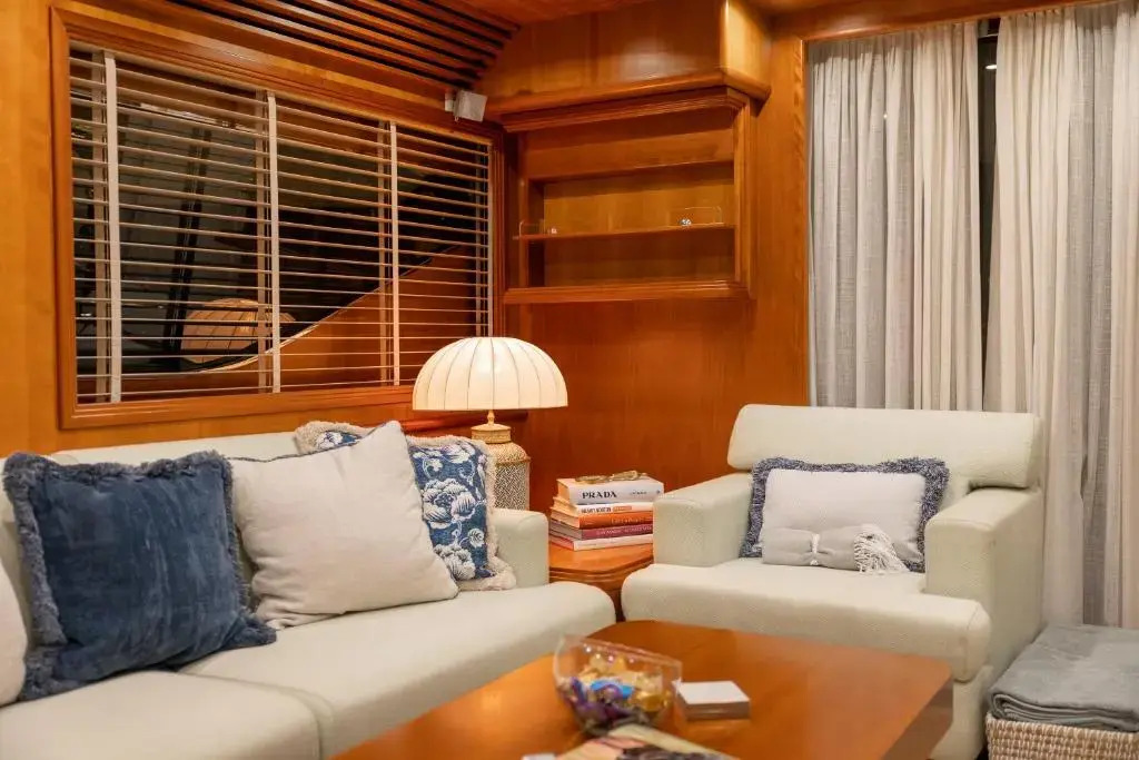 ESSOESS Boat - Five Star - Exclusive use