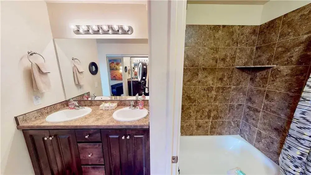 Hidden Valley Oasis ~ 7A1 3 Bedrooms 2.5 Bathrooms Townhouse