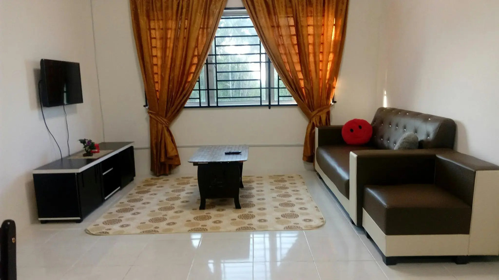 Super OYO 89930 Golden Guest House