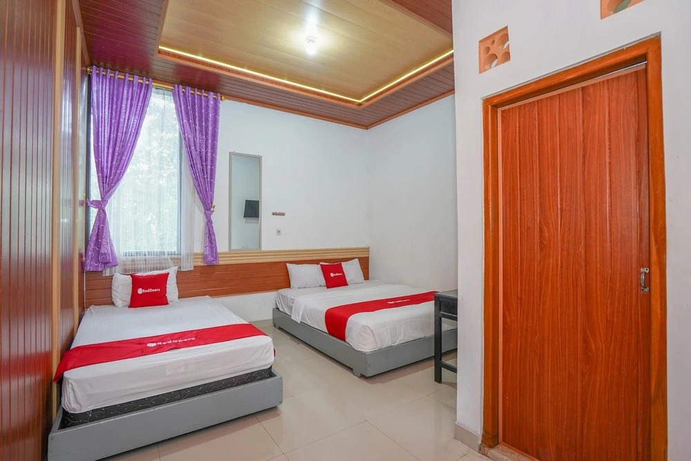 RedDoorz near Terminal Bus Tingkir Salatiga