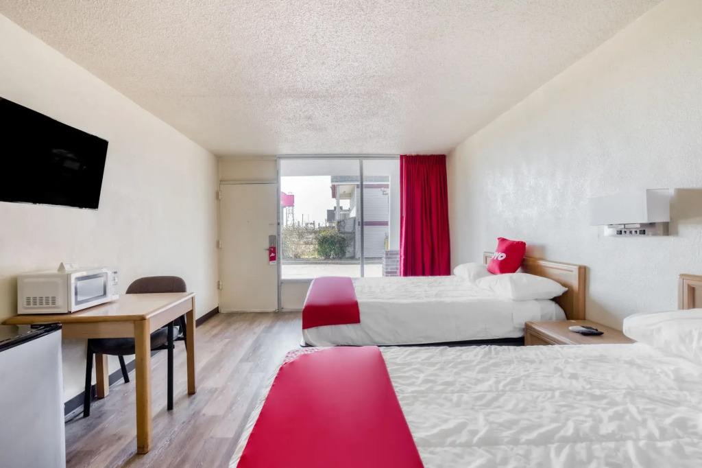 OYO Hotel Waco University Area I-35