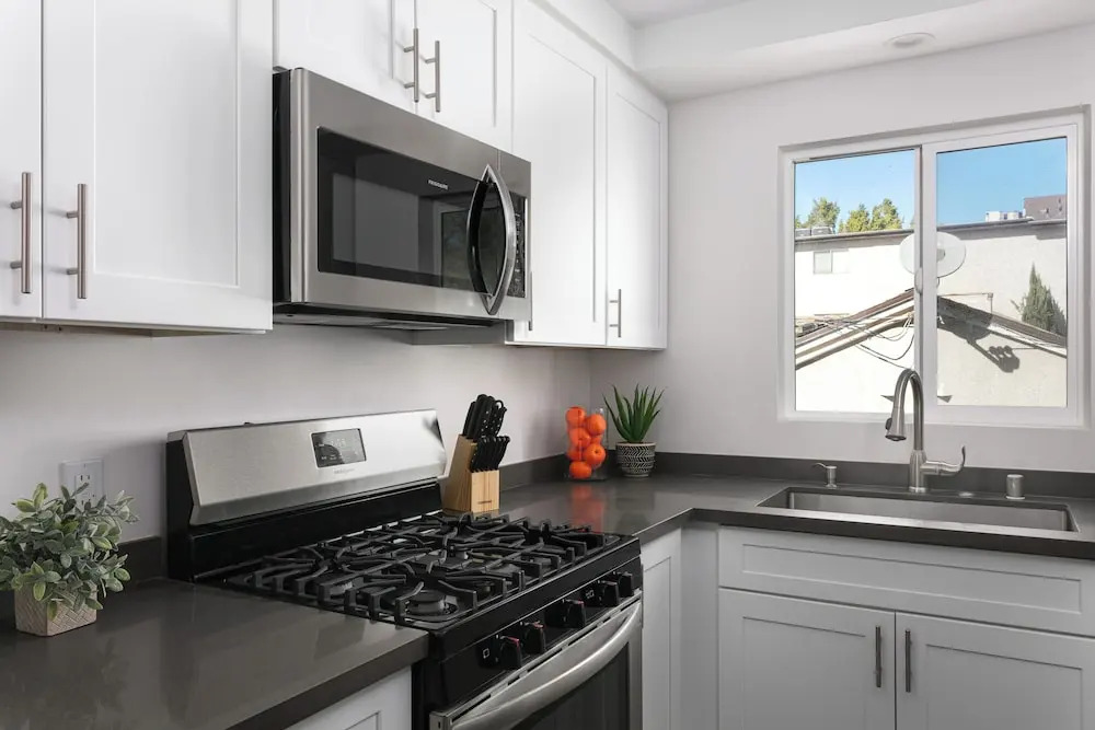 Chic City Apt Near Americana Glendale