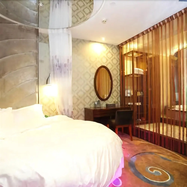 Haiwen Theme Couple Art Hotel