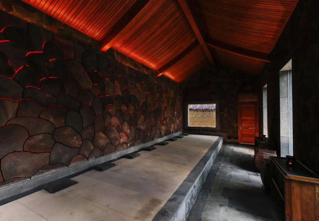 Commanders House