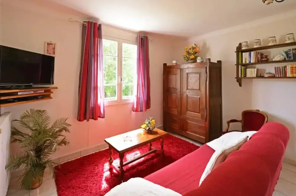 House With 3 Bedrooms in Entraygues-sur-truyère, With Enclosed Garden and Wifi - 13 km From the Beach