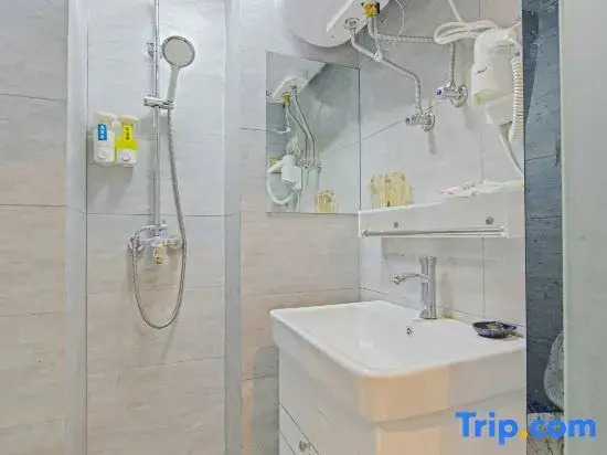 Xinya Boutique Homestay (Zhengzhou Henan University of Technology Subway Station)