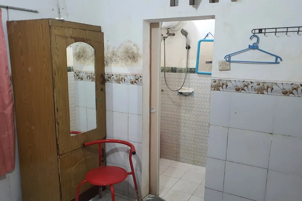 SPOT ON 93681 Qodri Homestay Syariah
