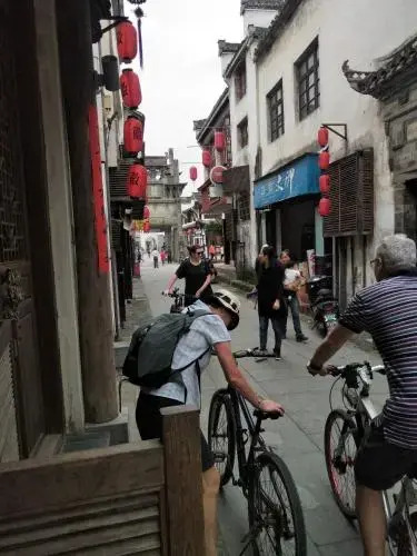 September Huizhou Inn