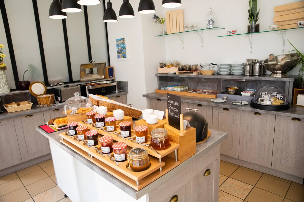Brit Hotel Confort Lannion Centre Gare