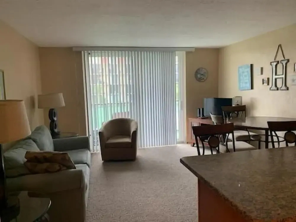 Vantage Pointe #222 1 Bedroom Condo