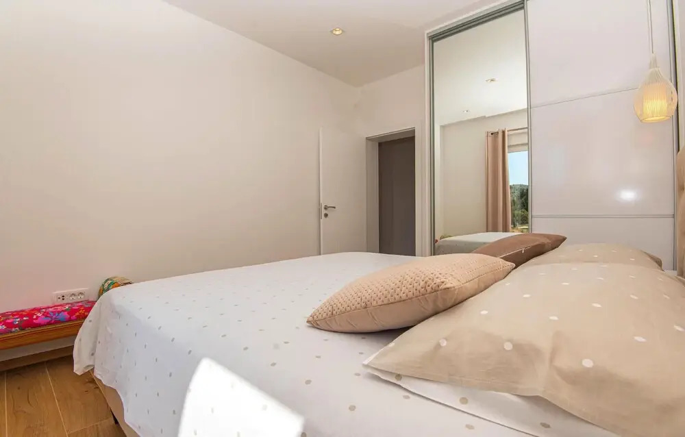 Amazing Home in Zaboric With 4 Bedrooms, Wifi and Outdoor Swimming Pool