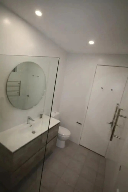 Beautiful 2-storey Unit With Balcony Near Smith St