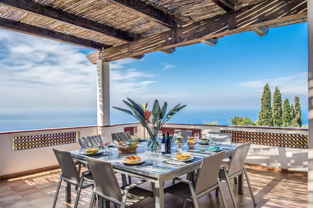 Villa Aragona Historic Villa with Views and Guest services by Feeling Italy