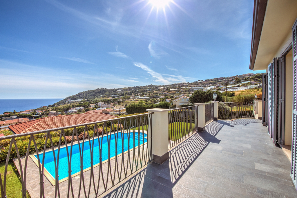 Villa Lucia Riviera dei Fiori, Sea-View and Pool