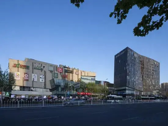 Lanfeng Hotel (Qingdao North Station)