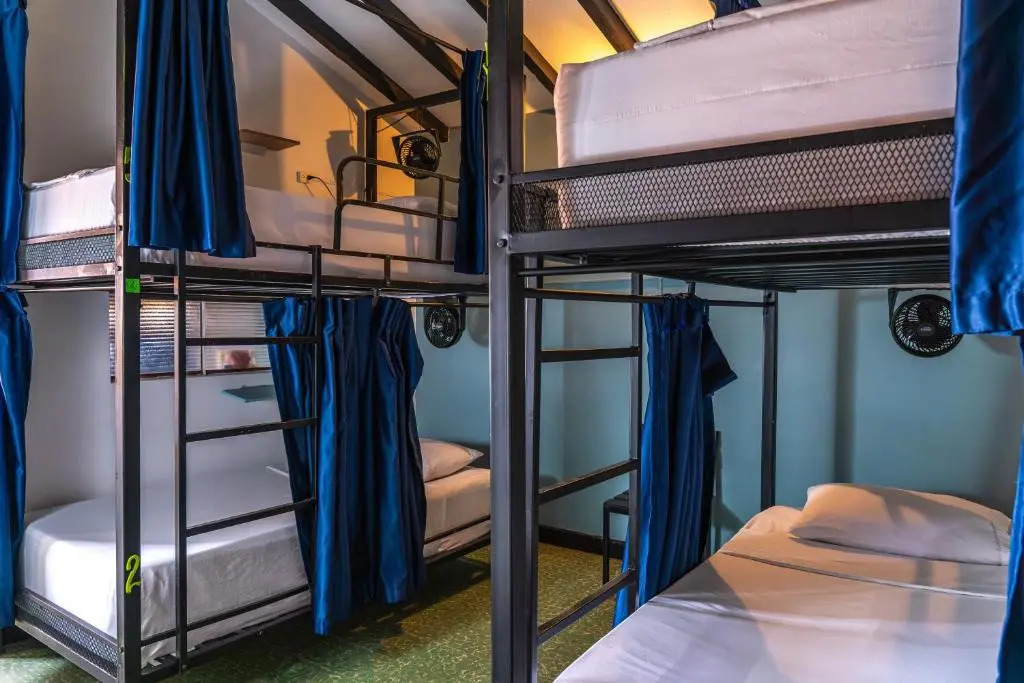 Traveler Hostel