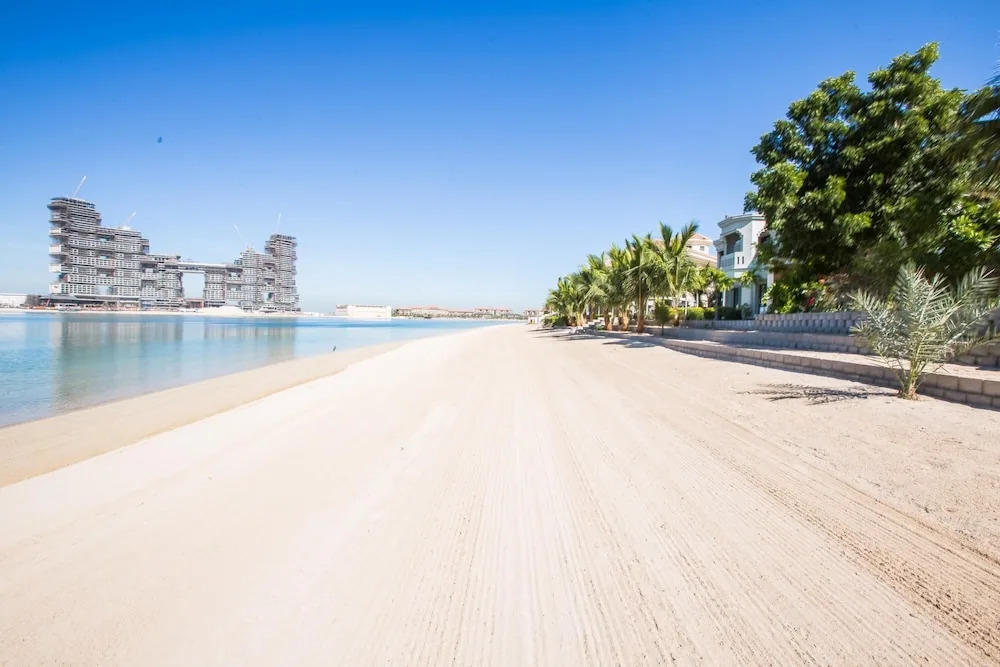 Prvt Pool Beach in Luxury Palm Jumeirah Villa