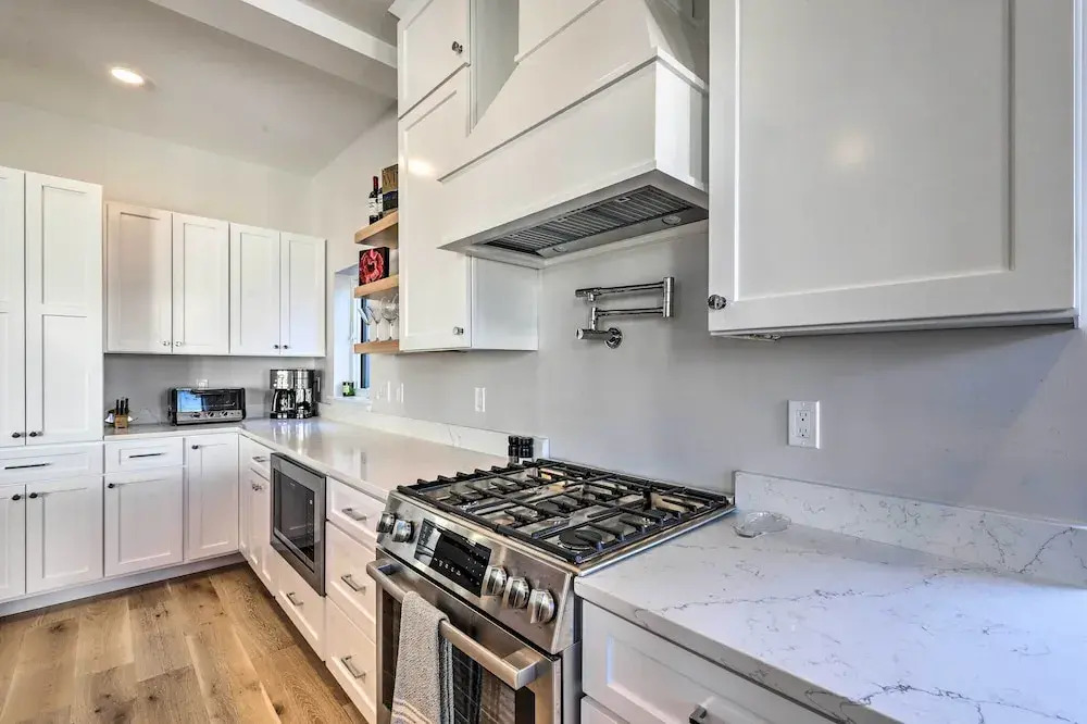 Spacious Portland Home: Walk Downtown