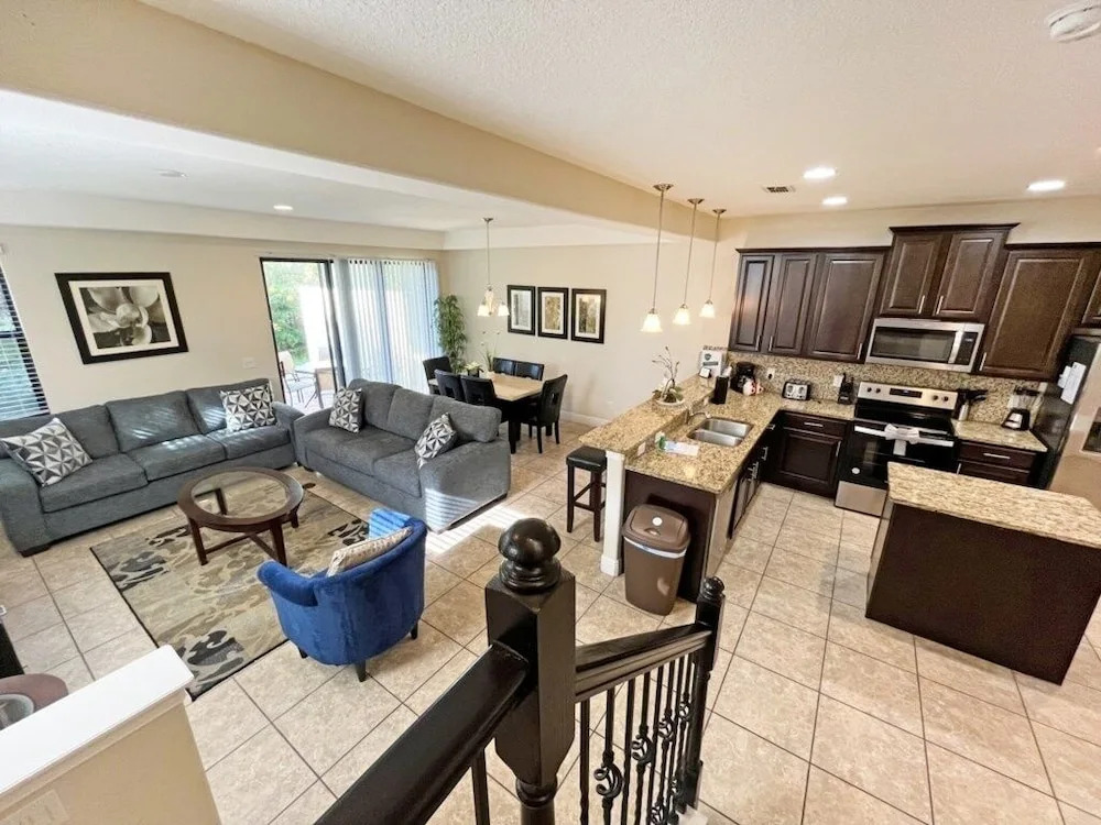 Fountains Retreat 4 Bedroom Condo by RedAwning