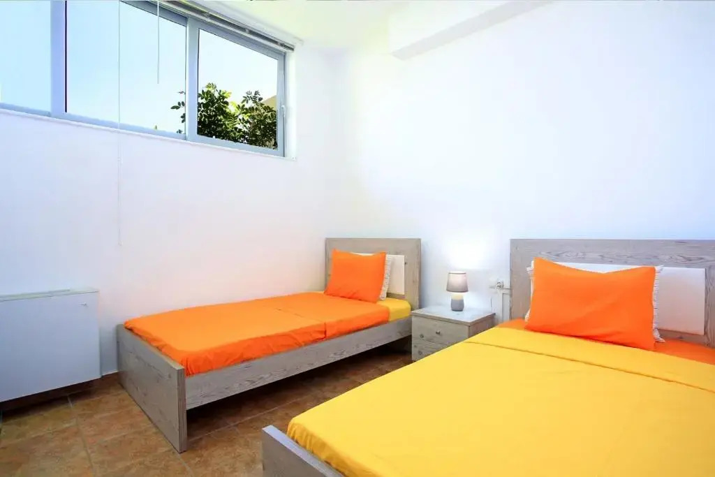 Seafront, 5star Home - 4min Walk To Private Beach