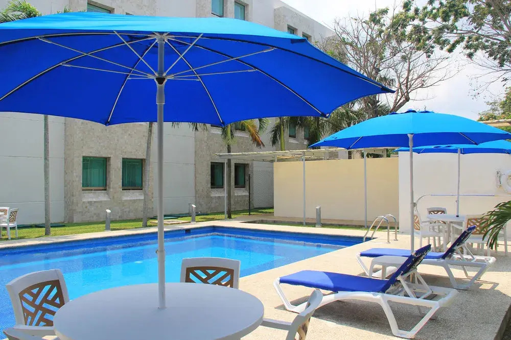 Holiday Inn Express Paraiso Dos Bocas