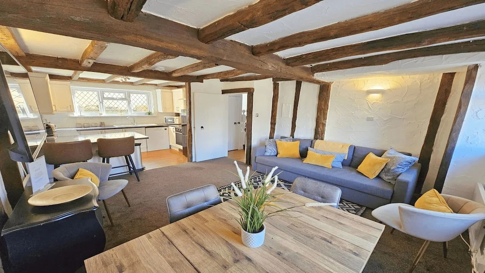 Dove Cott Sleeps 4 Central Location