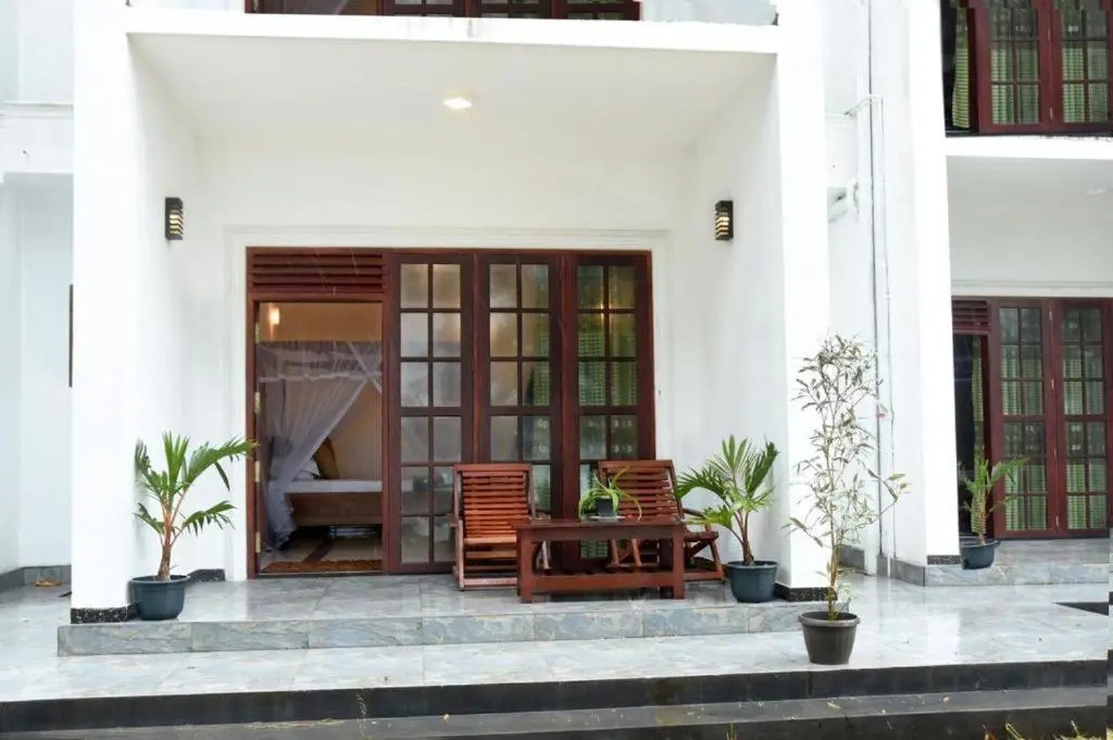 Country House Dickwella