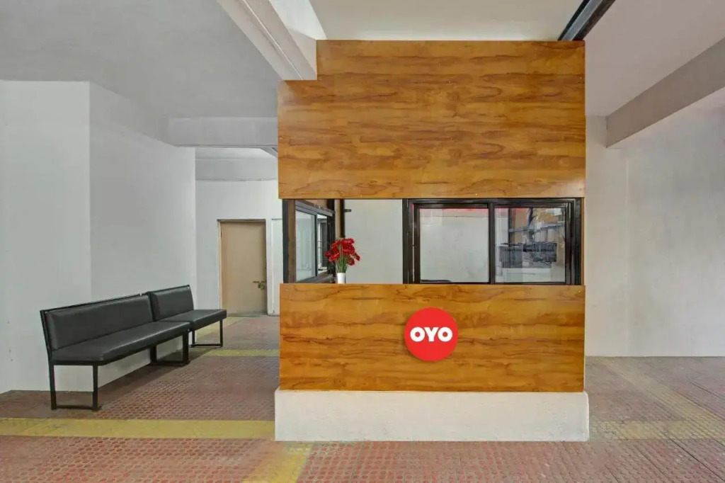 OYO Flagship 80642 Sai Executive Lodging