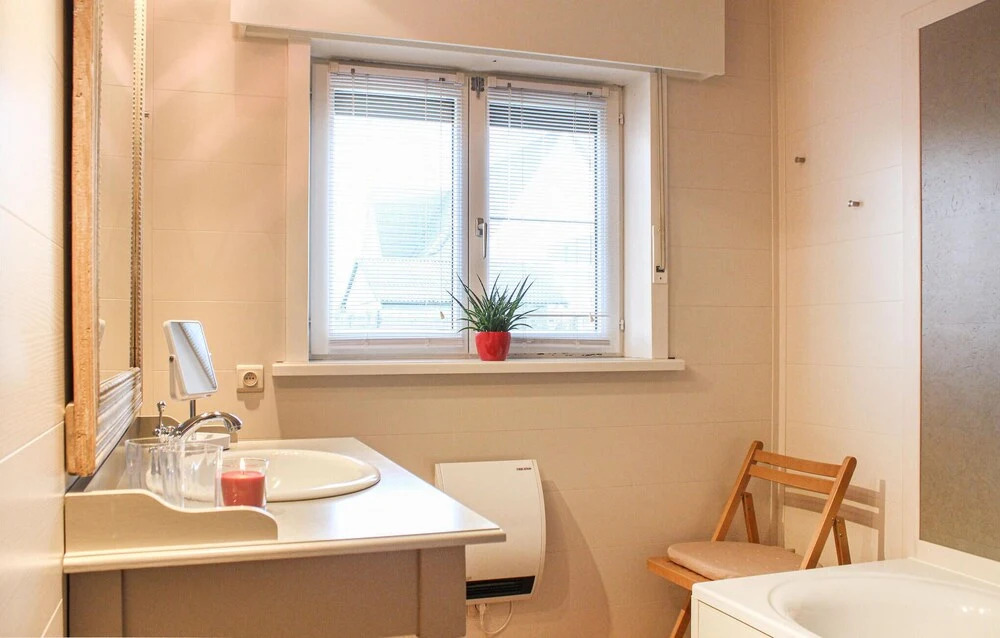 Amazing Home in Oostduinkerke With 3 Bedrooms and Wifi