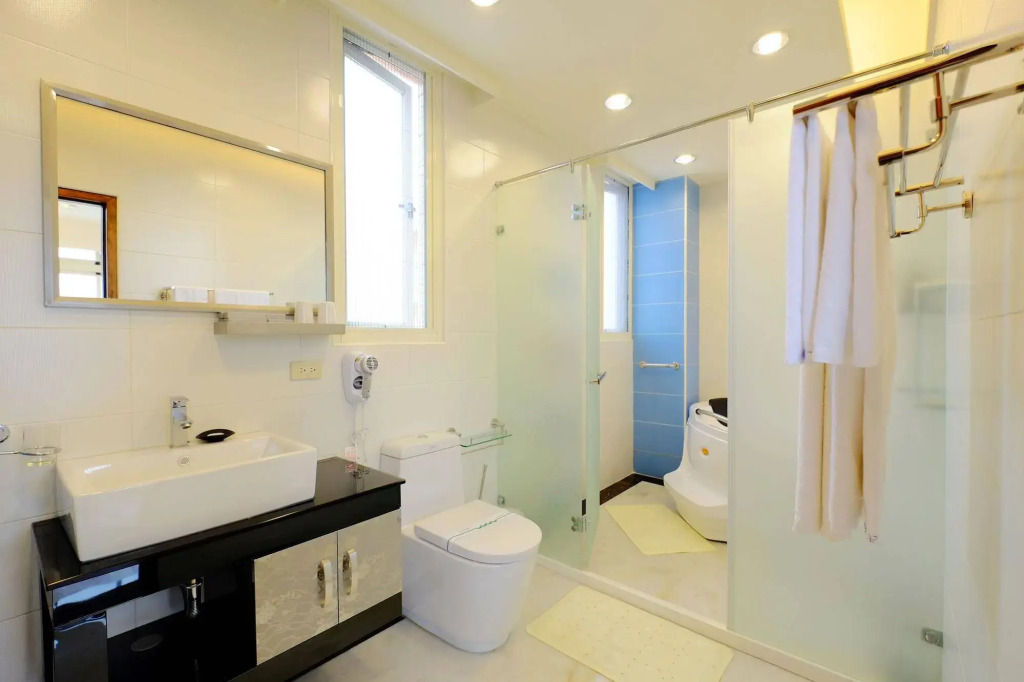 Kuan Pin Four Season Villa