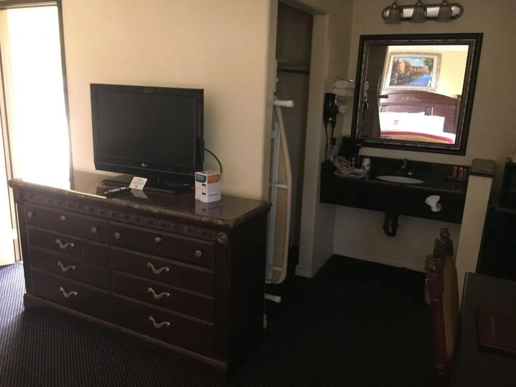 Pacifica Motel