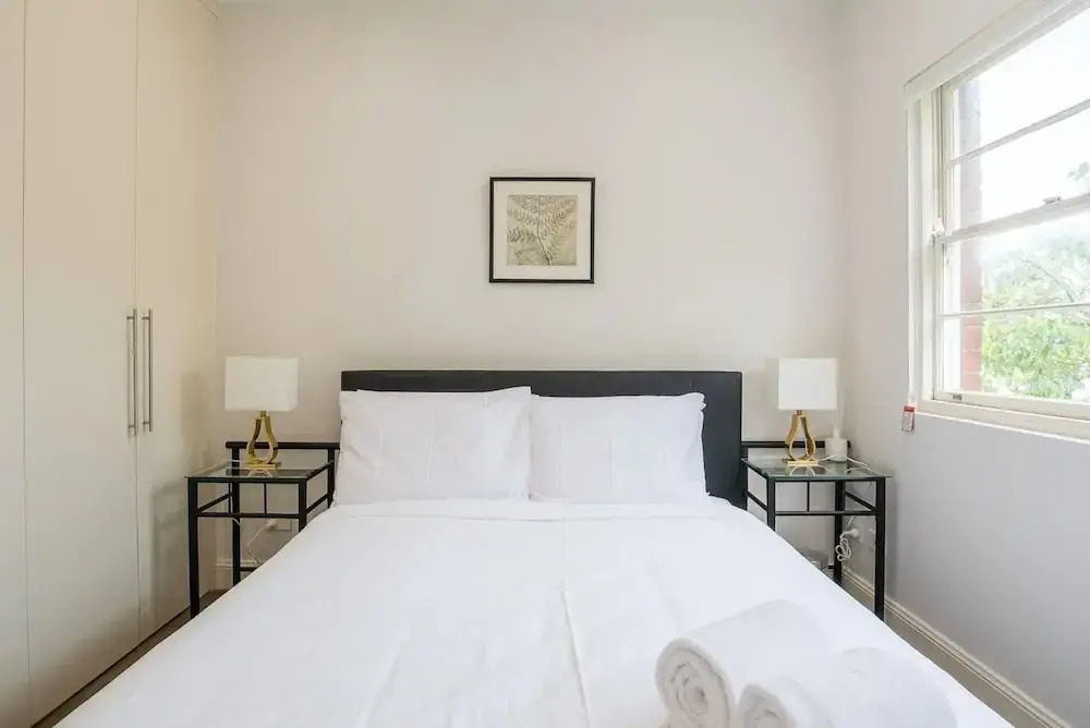 2 Bedroom Home in Kirribilli With a Great View