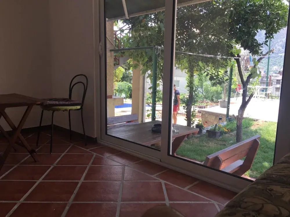 Neni Apartments
