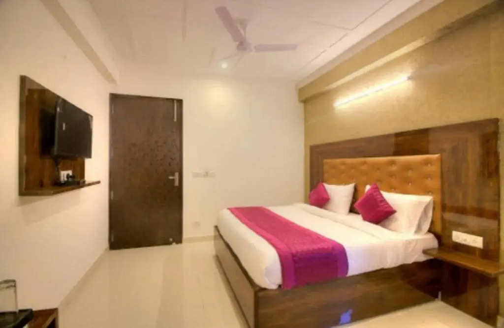 Hotel Ark-Of-Avalon Near Delhi Airport