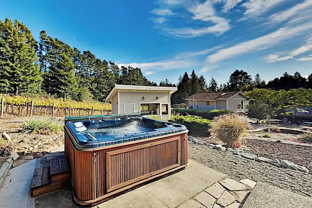 Mtn-view Retreat w/ Hot Tub + Deck in Sebastopol
