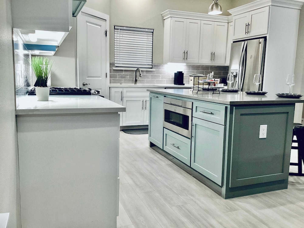 Kemah Marina  Home for 8