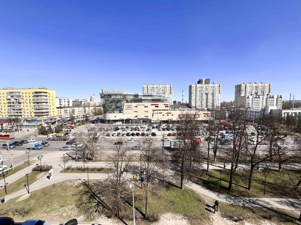 KiraLive на Коминтерна, 162А