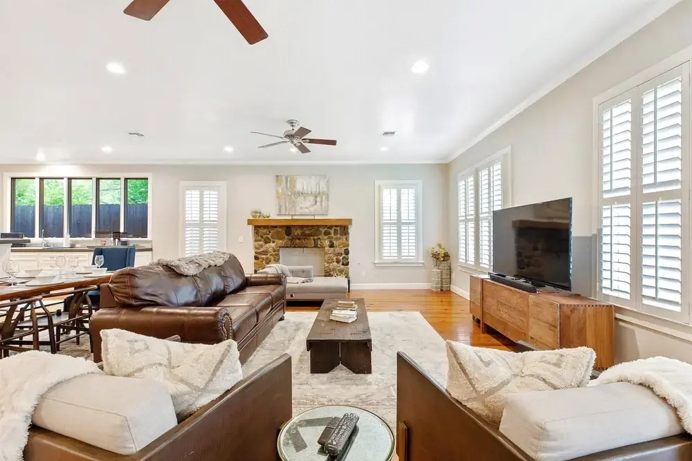 Heart of Fredericksburg w/Pool,Hot-Tub&Grill