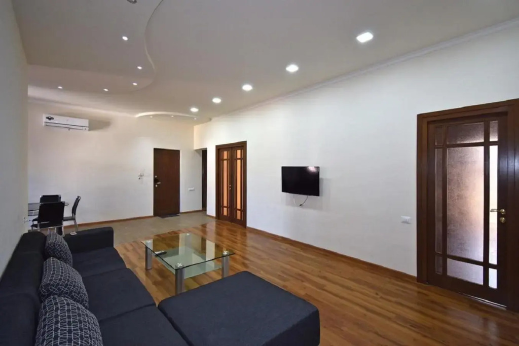 Tumanyan street 3 bedroom Deluxe apartment with Large Balcony TM662