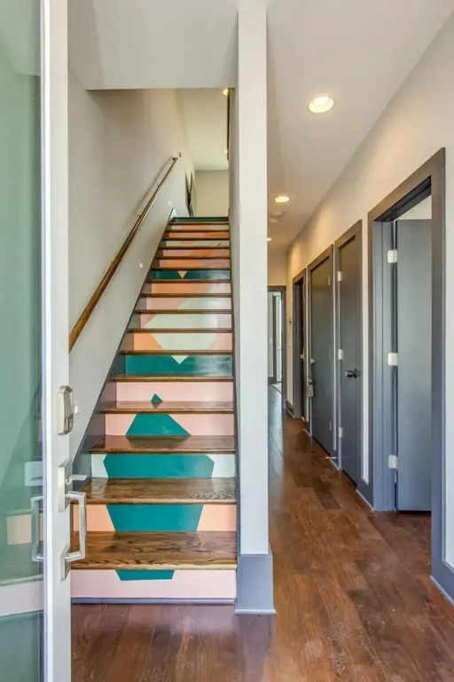 Visually Stunning 2BR 1.5BA Near Downtown ~ Balcony w/ City View