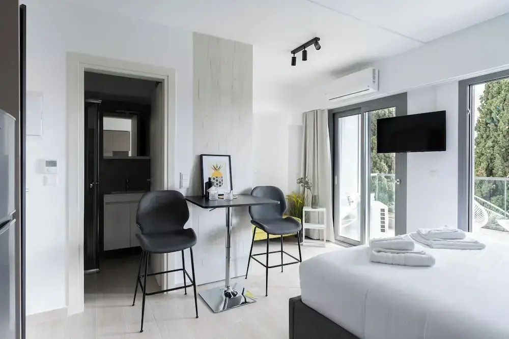 Velvet Luxury Apartments near the City Center by BiNoBi