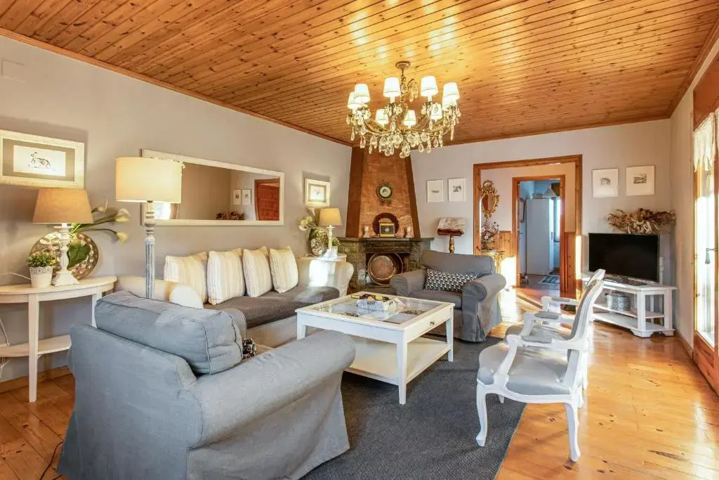 Villa With 7 Bedrooms in Capellades - Barcelona, With Wonderful Mountain View, Private Pool, Furnished Garden