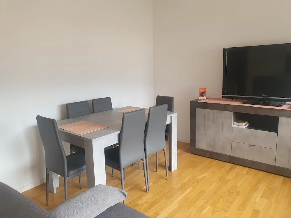 Fegina Deluxe 3 Bedrooms 3 Bathrooms