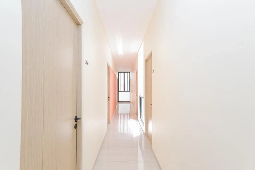 Sans Hotel Clover Ace Surabaya by RedDoorz