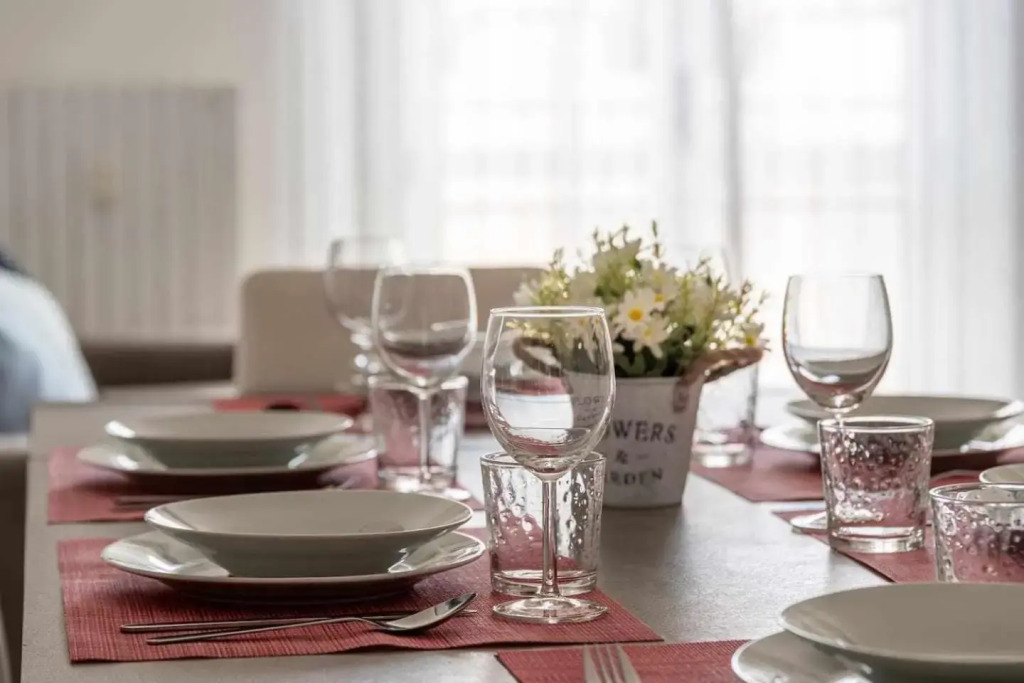 Parking and Comfort - Spacious Apt up to 8 Pax - Milano City Apartments