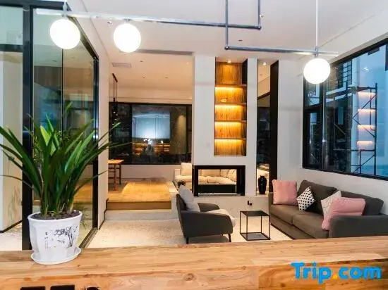Season Faxian Designer Holiday Homestay