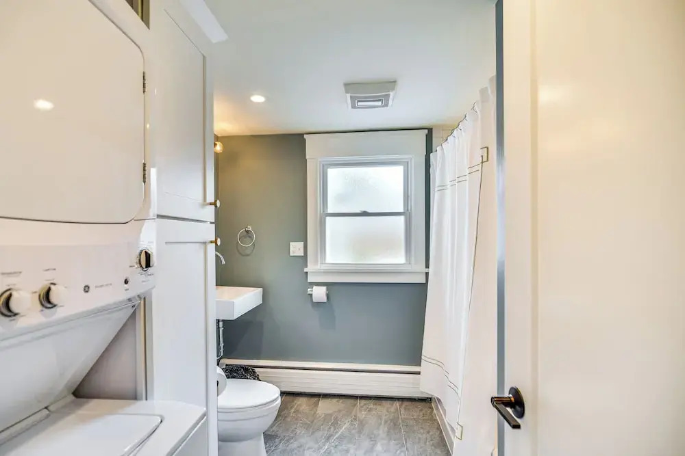 Walk to Beach: Jamestown Home w/ Bridge Views!