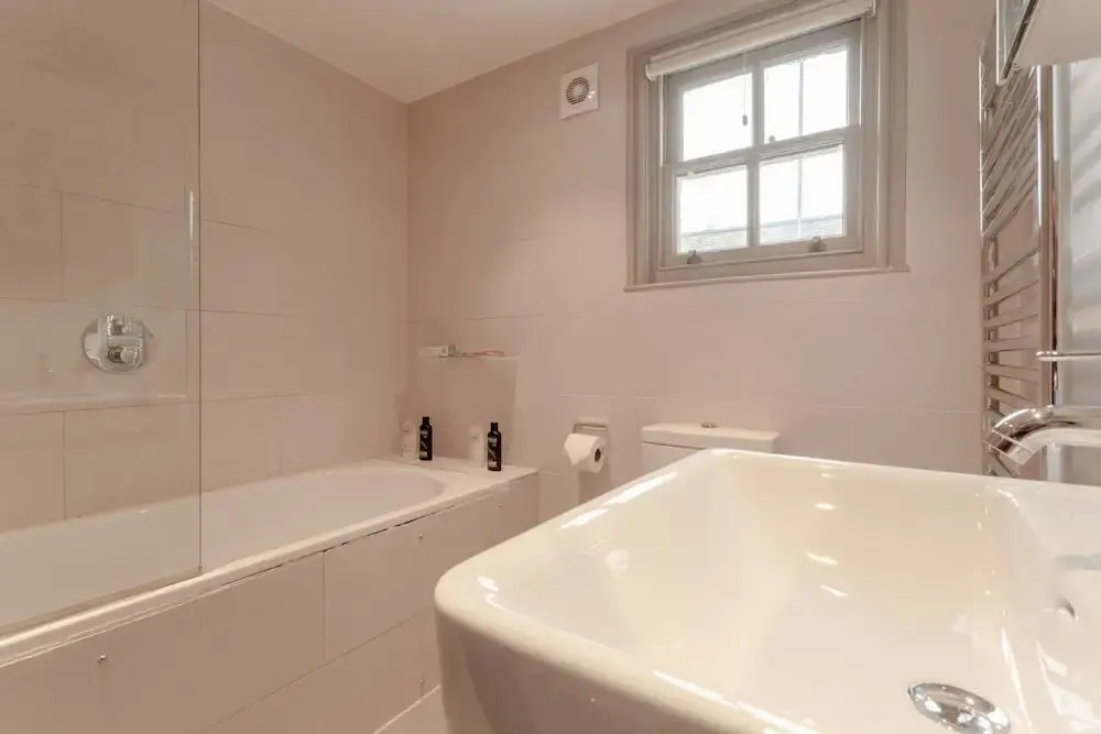 Cosy Brixton House With Great Transport Links