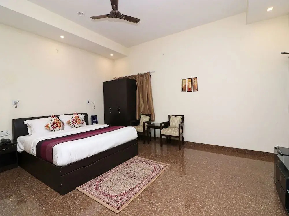 OYO 14890 Siddharth Villa